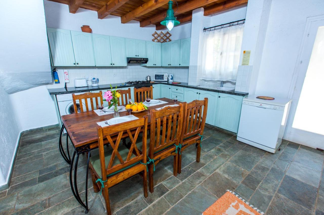 Villa Clarissa & Carmel View Paphos 外观 照片